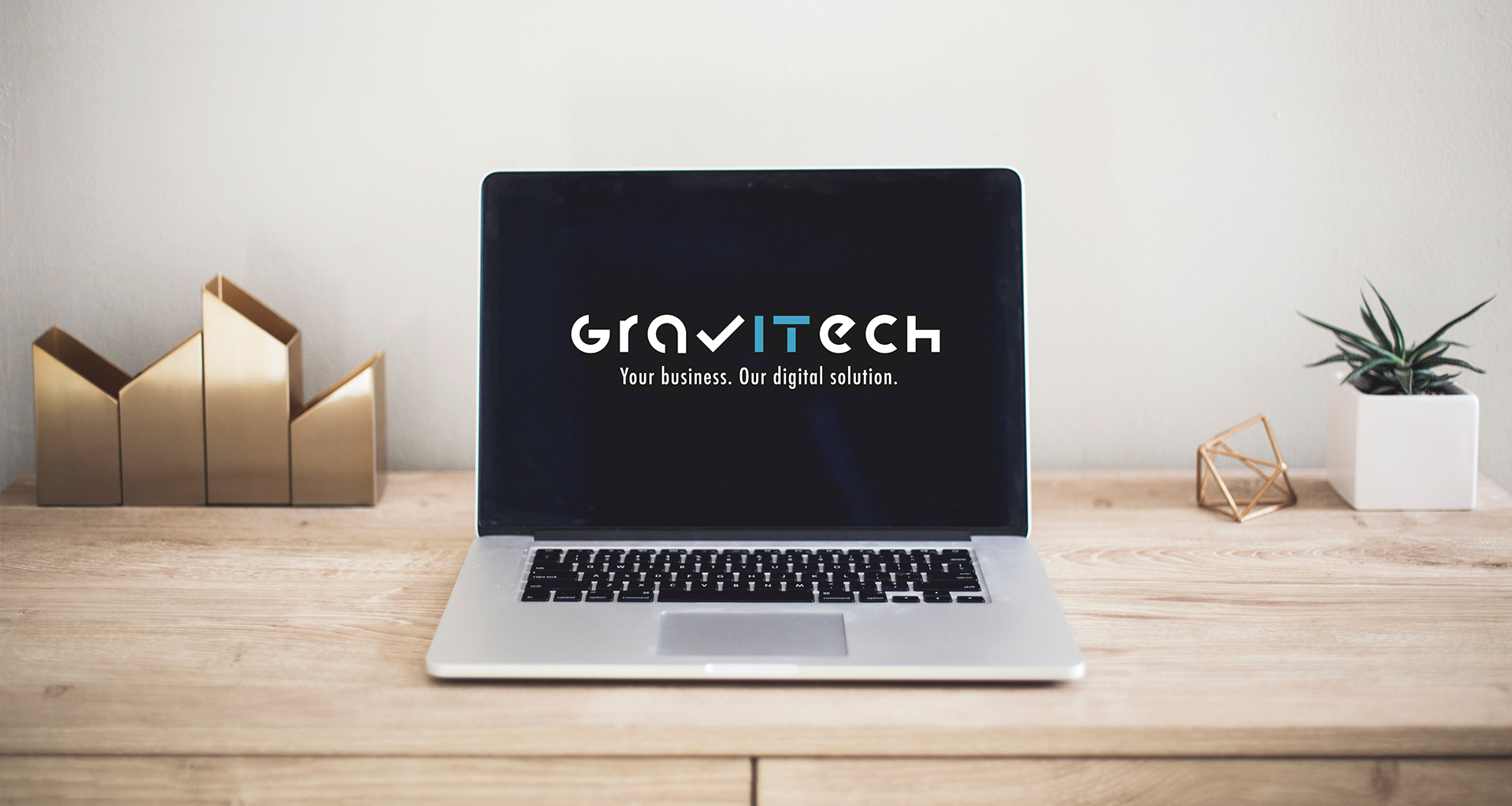 Българската компания за бизнес софтуер Gravitech улеснява работата от вкъщи