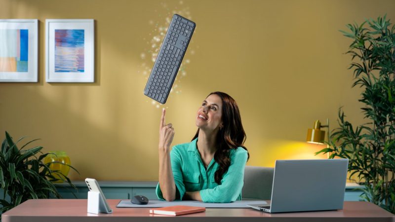 Logitech представя Signature Slim – клавиатура и комбо за безпроблемно преминаване между личния и професионалния живот