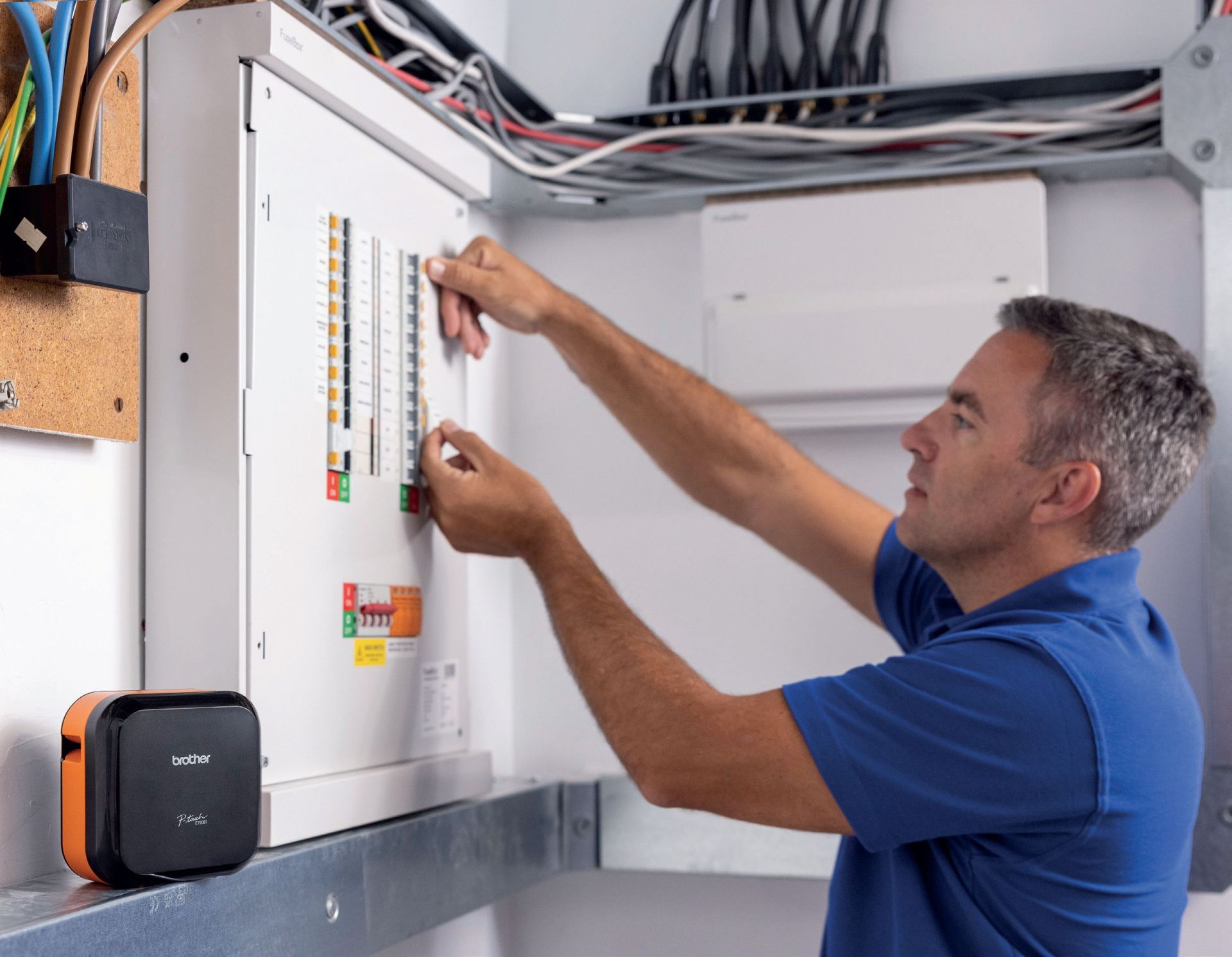 Brother представя професионални етикетни принтери за електротехници