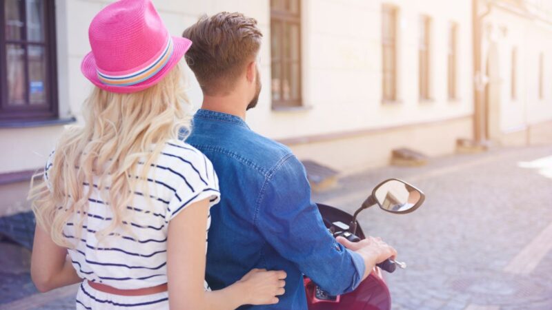 Запознанствата излизат от телефона, все повече хората избират реални срещи