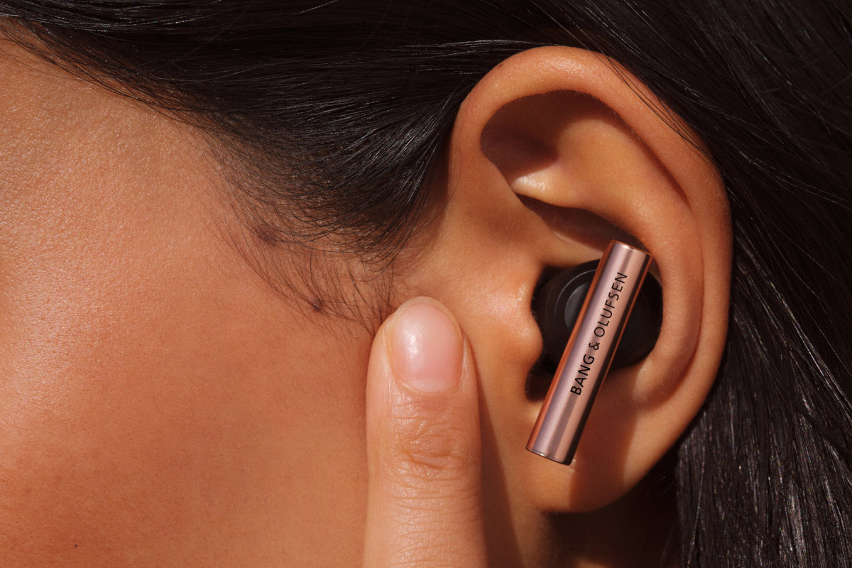 Bang & Olufsen представя BEO GRACE в цвят HONEY