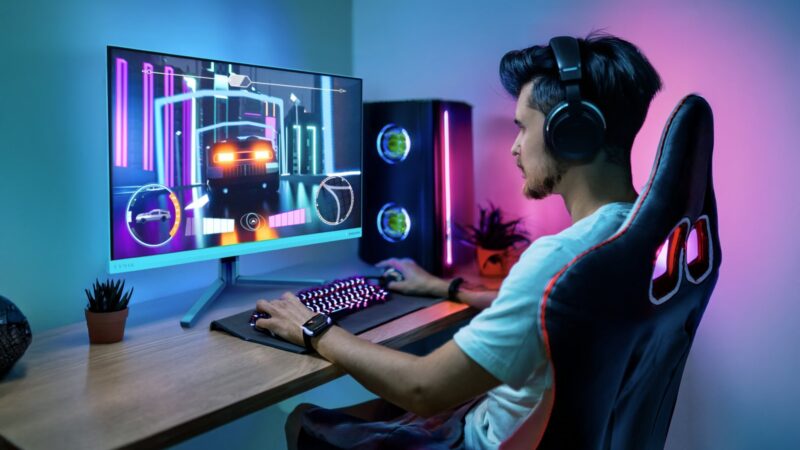 Новият Philips Evnia 27M2N5201P предлага скорост във Full HD резолюция